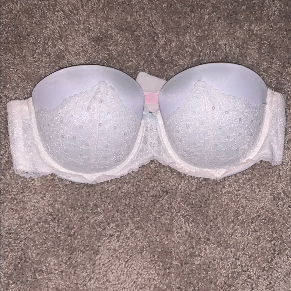 Victoria’s Secret strapless white lacy bra